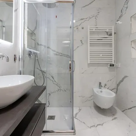 Daire Metro A 1 Min - Casa Elegante - 3 Bagni En *