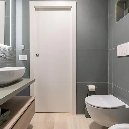 Metro A 1 Min - Casa Elegante - 3 Bagni En *
